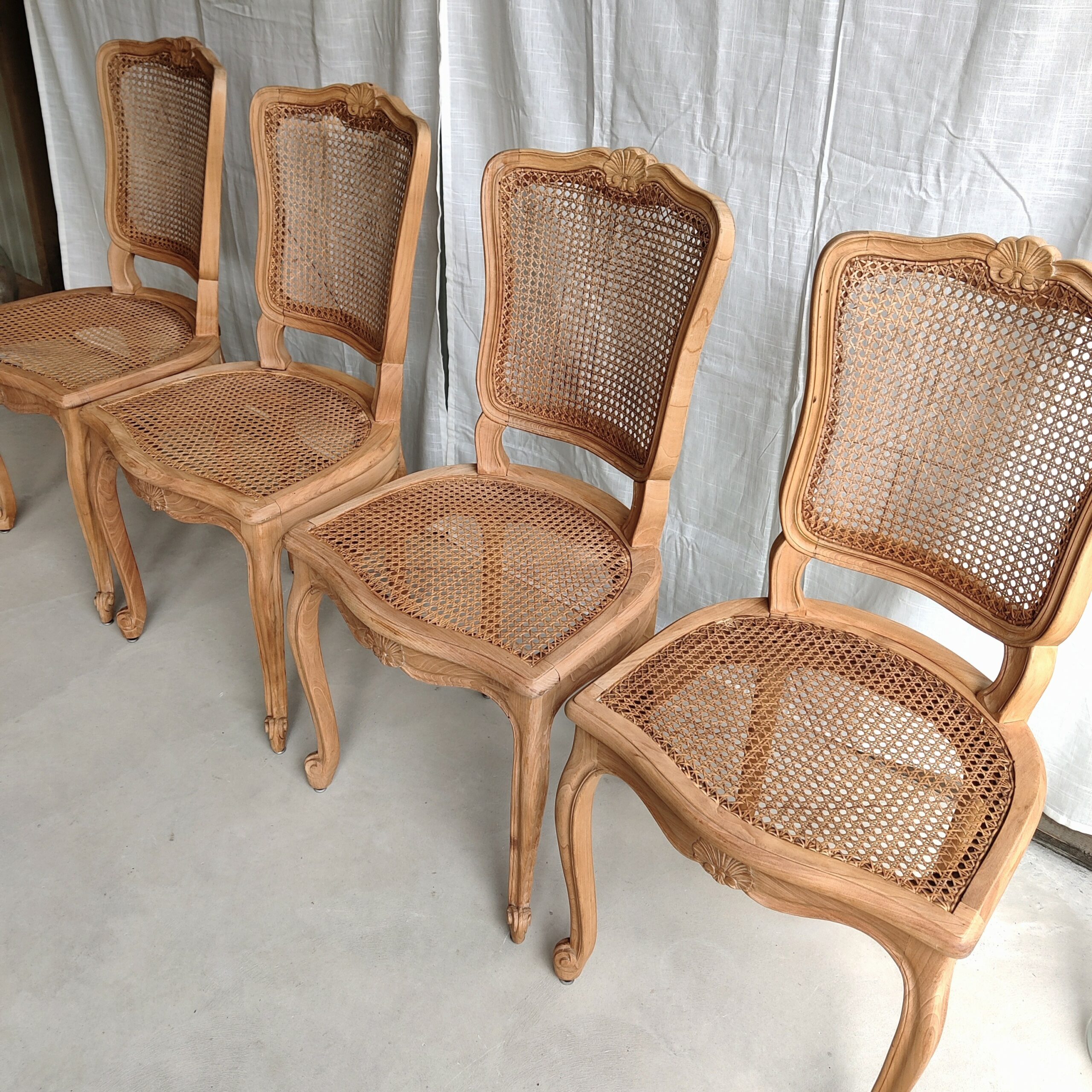 Chaises merisier Louis XV aérogommées