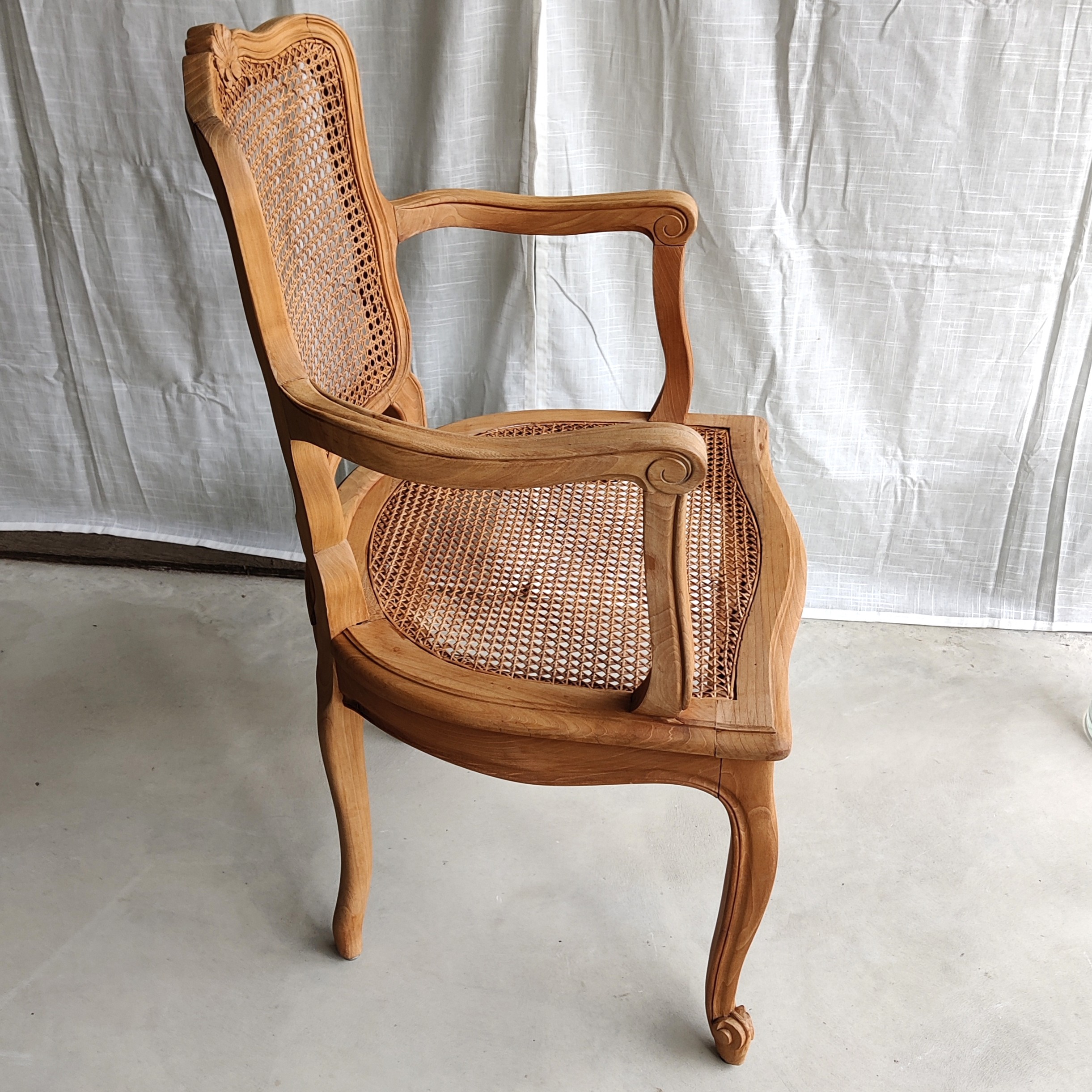 Atelier LG - Décapage - aérogommage - relooking de meuble